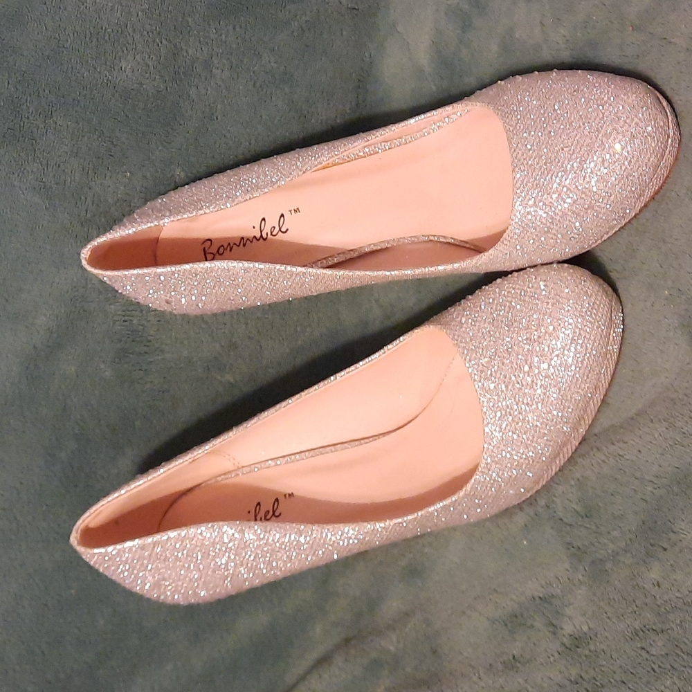 New Bonnilel Rhinestone Silver 4 in Heels, .50 Toe Lift, Rounded Toe, Size 8M.